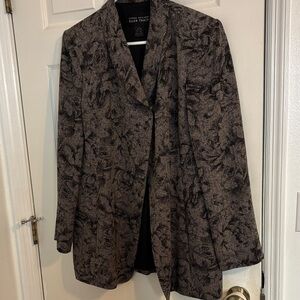 Ellen Tracy Women's Gray Floral Blazer; silk wool blend